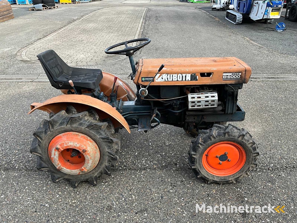 Kubota B6000 4WD Minitraktor