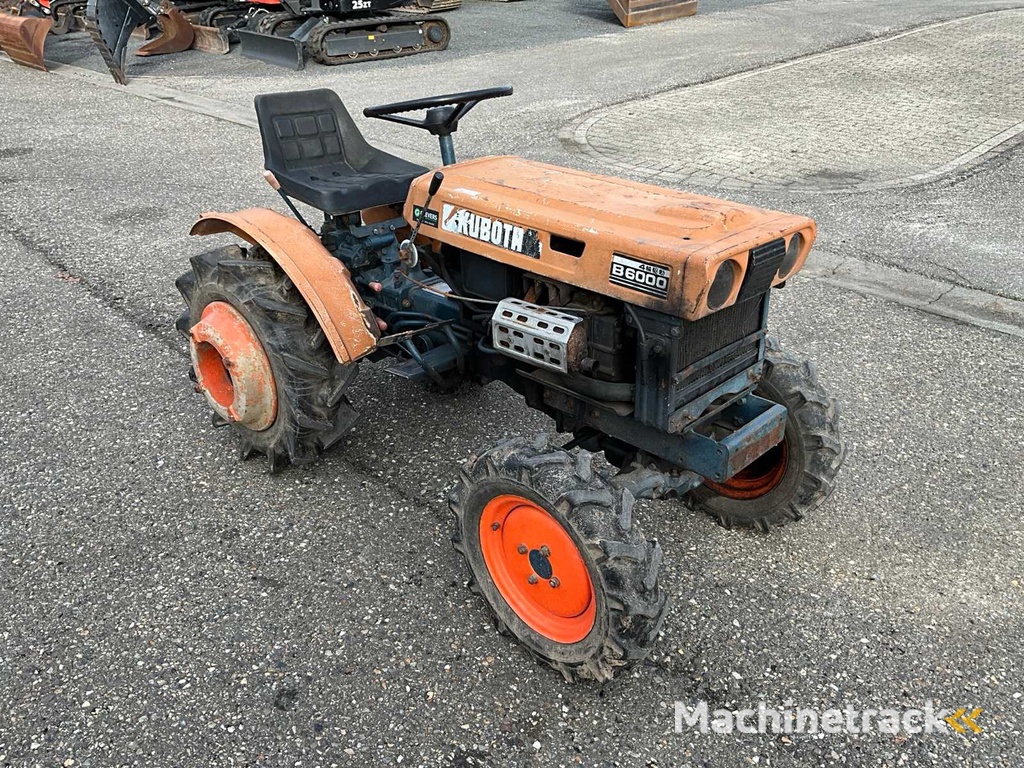 Kubota B6000 4WD Minitraktor