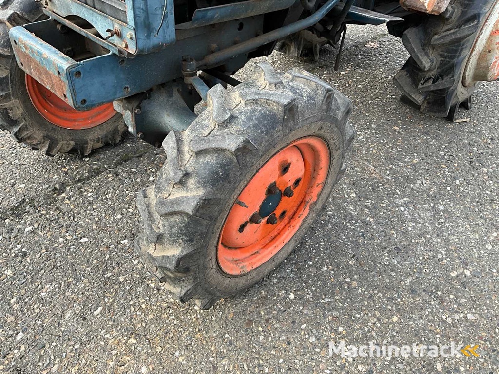 Kubota B6000 4WD Minitraktor