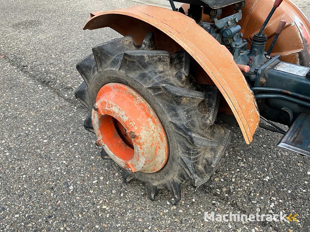 Kubota B6000 4WD Minitraktor