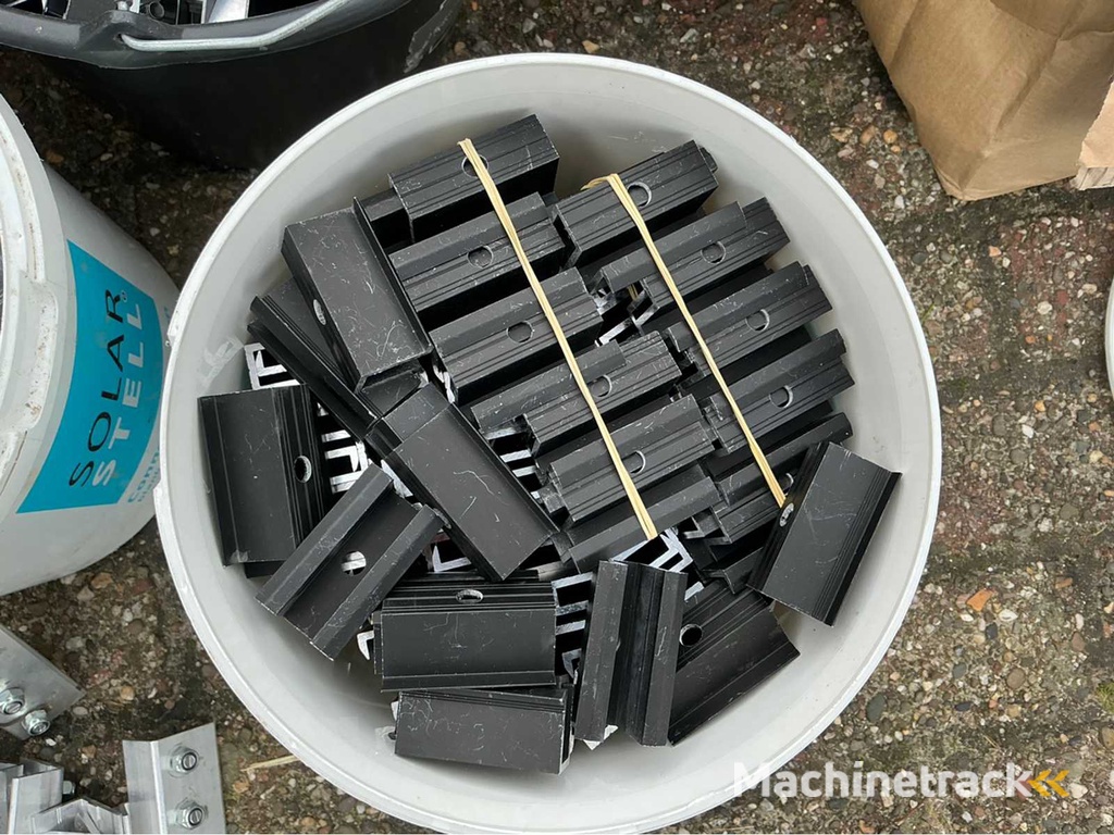 Verschiedenes Befestigungsmaterial