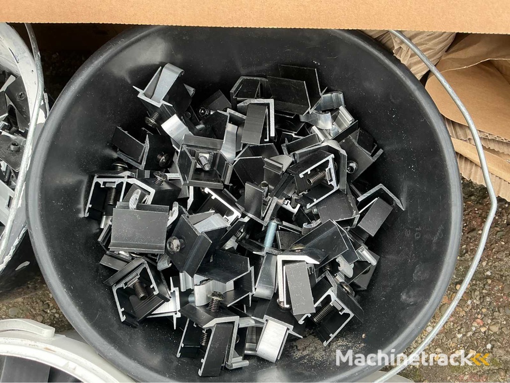 Verschiedenes Befestigungsmaterial