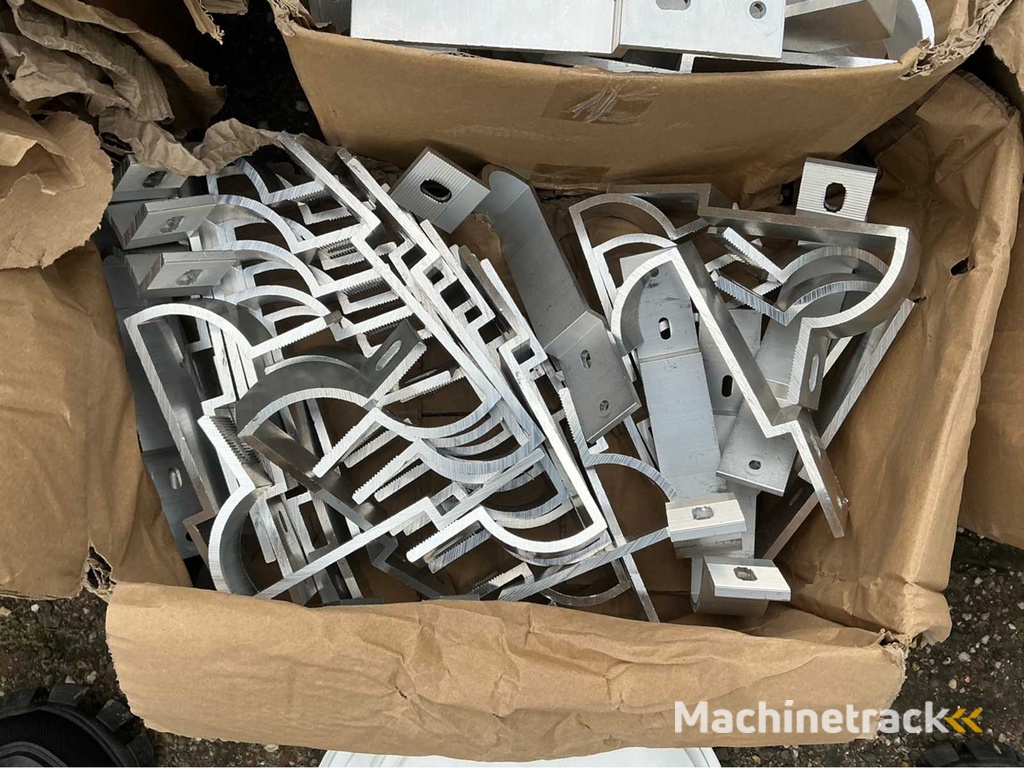 Verschiedenes Befestigungsmaterial