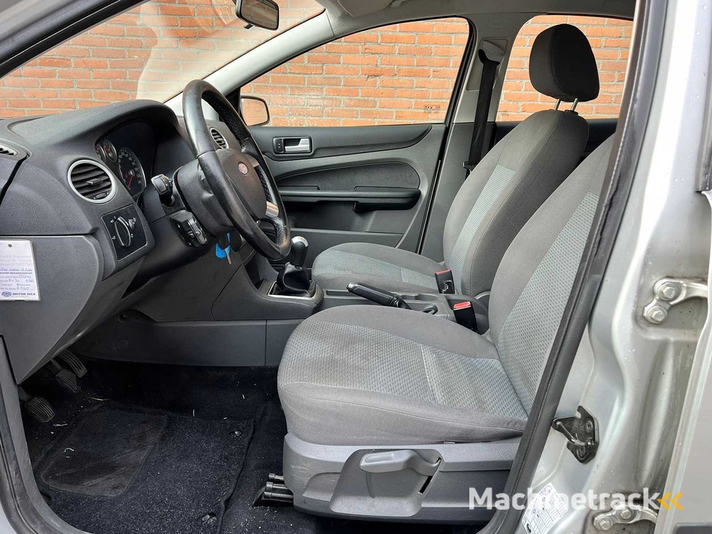 Ford Focus 1.6-16V Trend, 52-XB-TD