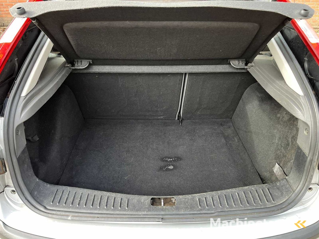 Ford Focus 1.6-16V Trend, 52-XB-TD