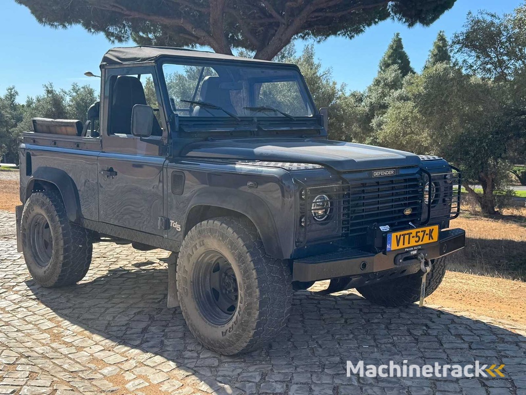 Land Rover Defender 2.5 Td5 90" Verdeck 1999| KAHN DESIGN | OFFROAD-BIEST | VTT-57-K