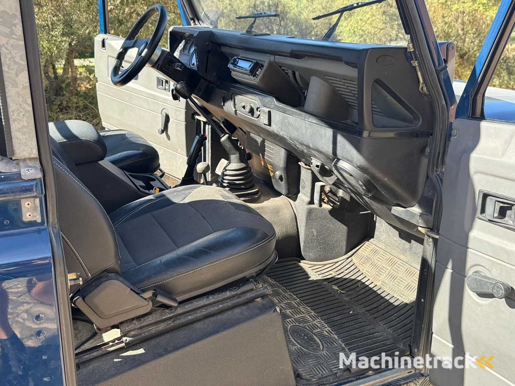 Land Rover Defender 2.5 Td5 90" Verdeck 1999| KAHN DESIGN | OFFROAD-BIEST | VTT-57-K