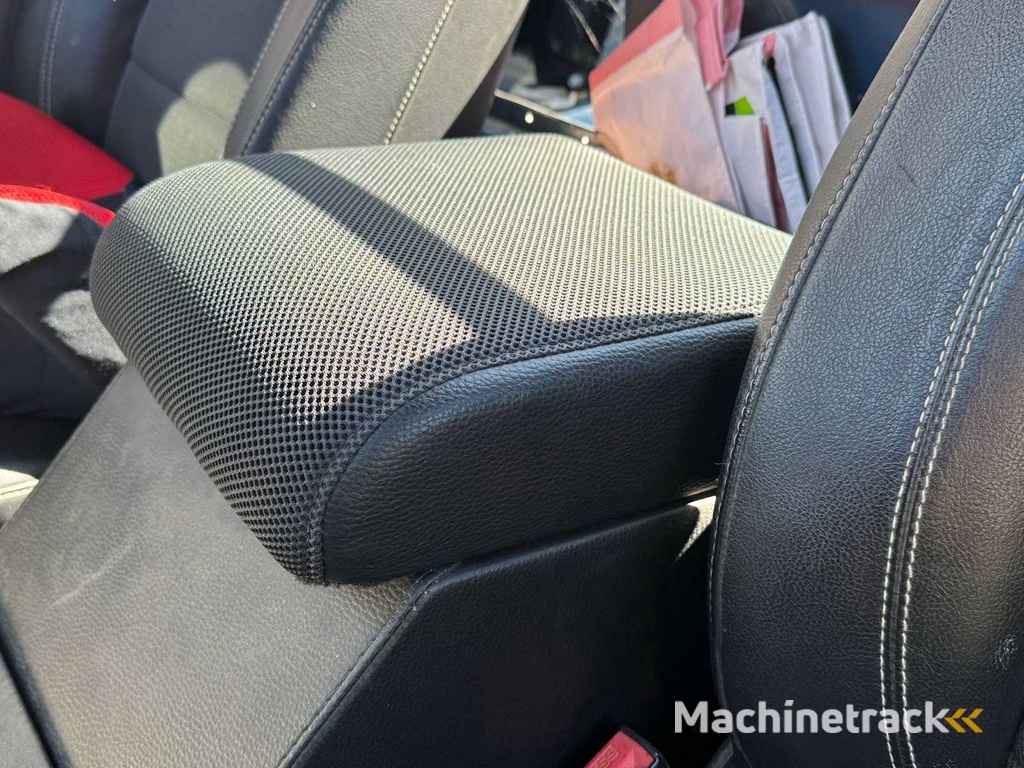 Land Rover Defender 2.5 Td5 90" Verdeck 1999| KAHN DESIGN | OFFROAD-BIEST | VTT-57-K