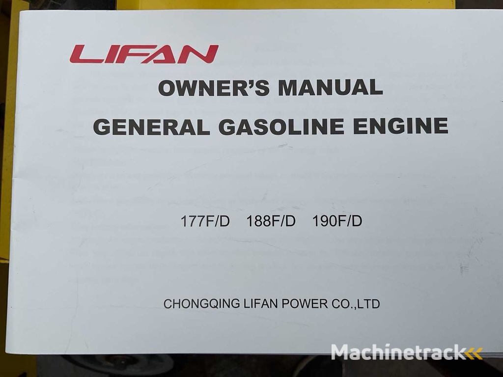 2025 - SDLOOL - 80R3858 - Schmetterling aus Beton