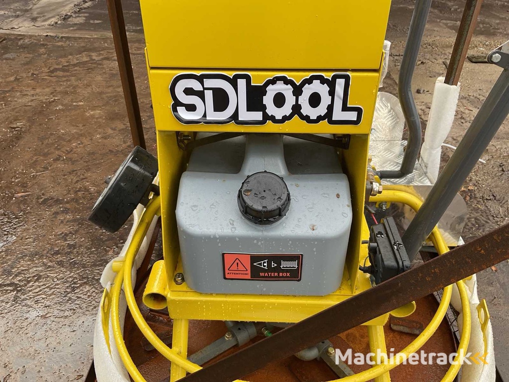 2025 - SDLOOL - 80R3858 - Schmetterling aus Beton