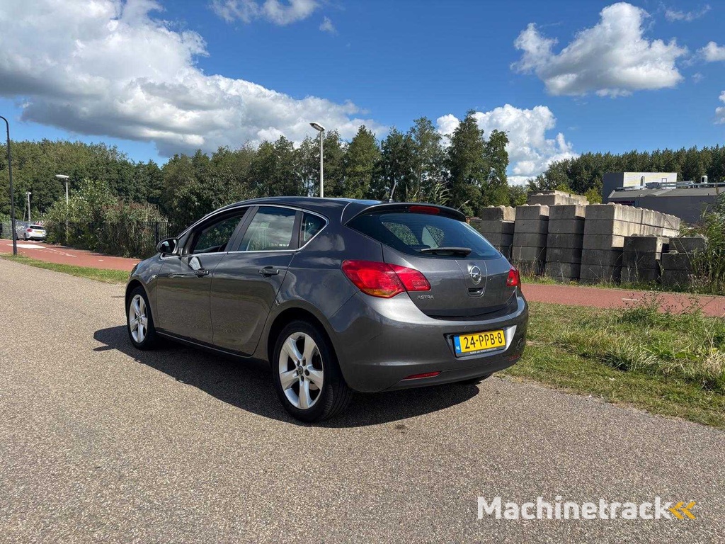 Opel Astra 1.6 Ausgabe 2011 | 24-PPB-8 i