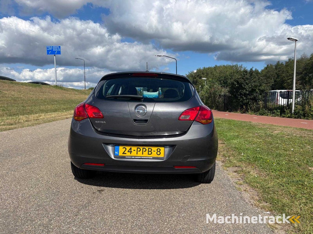 Opel Astra 1.6 Ausgabe 2011 | 24-PPB-8 i