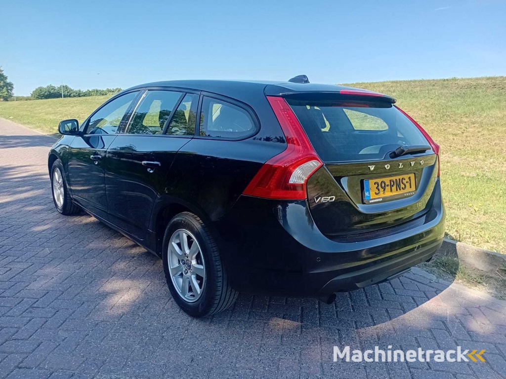 Volvo V60 2.0T Kinetic, 39-PNS-1