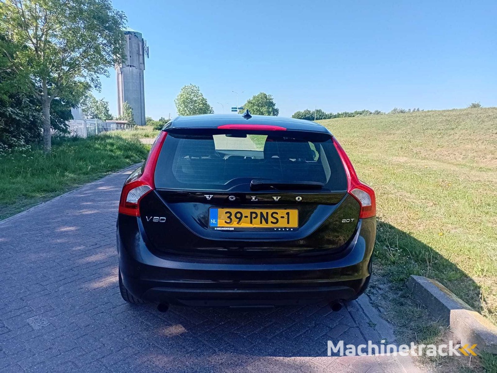 Volvo V60 2.0T Kinetic, 39-PNS-1