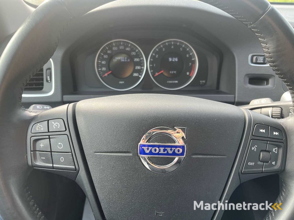 Volvo V60 2.0T Kinetic, 39-PNS-1