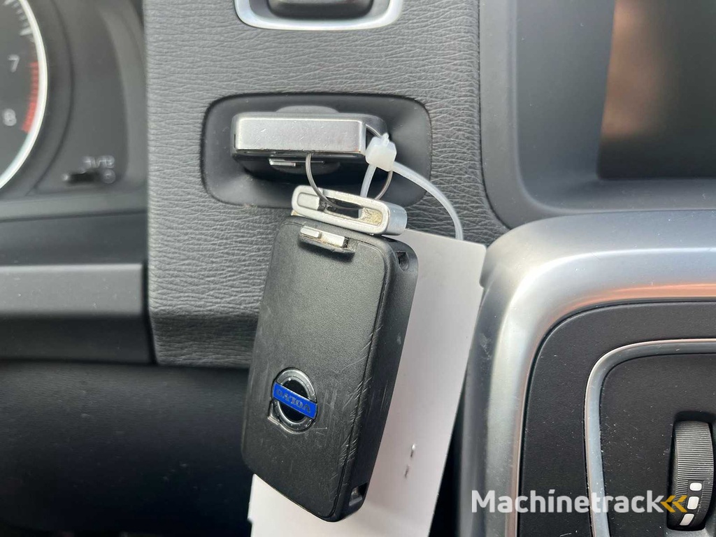 Volvo V60 2.0T Kinetic, 39-PNS-1