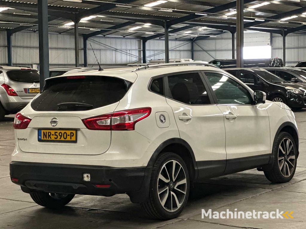 Nissan Qashqai 1.2 N-Vision ; NR-590-P