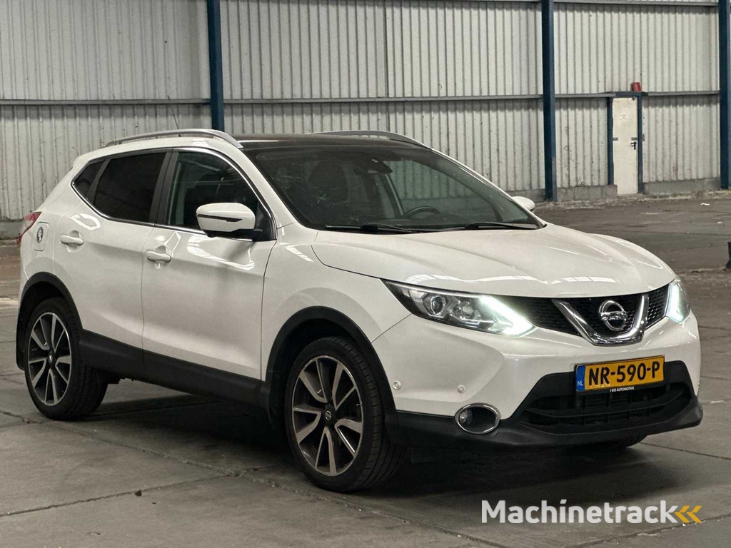 Nissan Qashqai 1.2 N-Vision ; NR-590-P