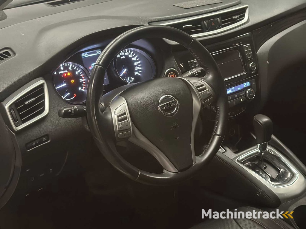 Nissan Qashqai 1.2 N-Vision ; NR-590-P