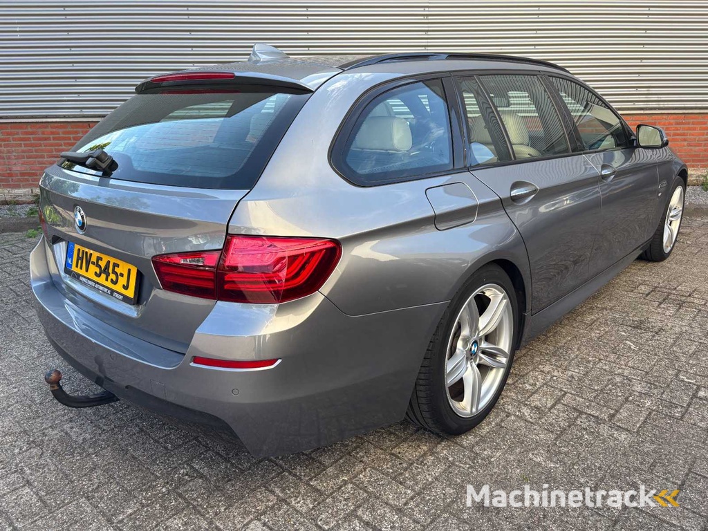 BMW 520i Touring High Executive Automaat; HV-545-J