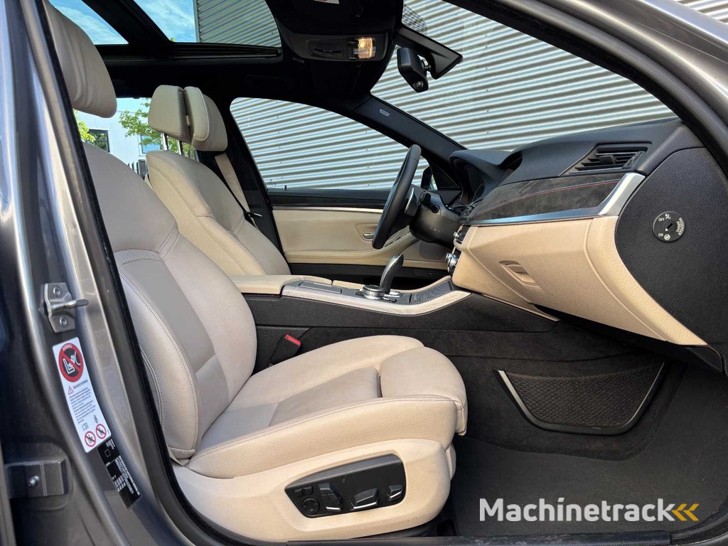 BMW 520i Touring High Executive Automaat; HV-545-J