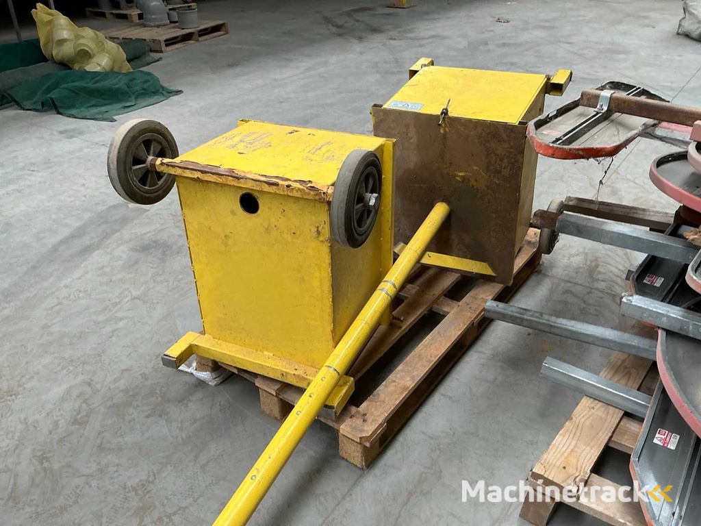 Viele Verkehrsschilder signalisieren / Straßensperren