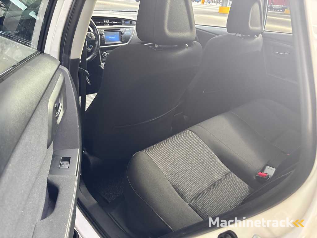 Toyota Auris Touring Sports 1.8 Bj. Mietvertrag , 7-ZHP-28