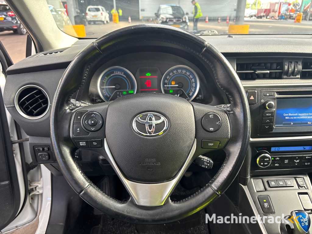 Toyota Auris Touring Sports 1.8 Bj. Mietvertrag , 7-ZHP-28