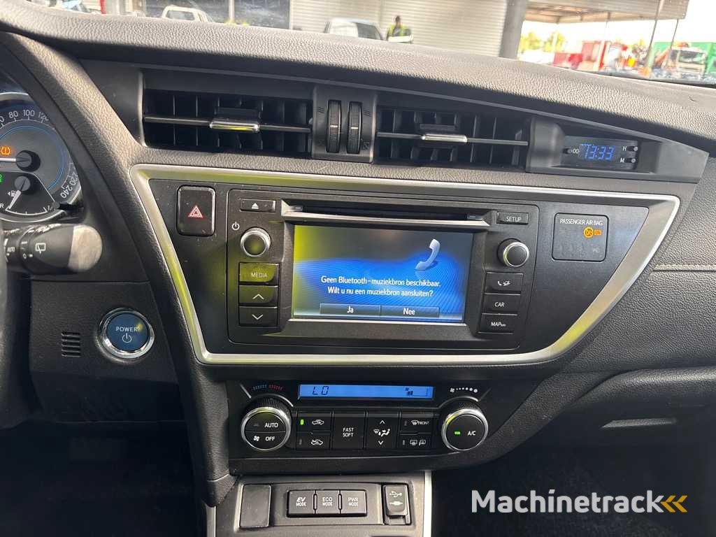 Toyota Auris Touring Sports 1.8 Bj. Mietvertrag , 7-ZHP-28