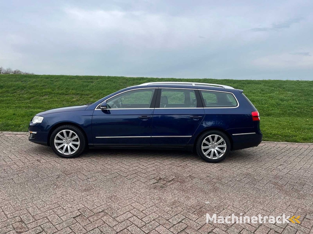 VolkswagenPassat Variant 2.0 FSI Highline Airco Cruise Navi Leder, 01-XL-HP