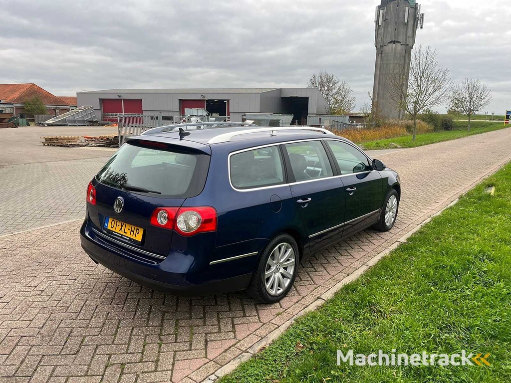 VolkswagenPassat Variant 2.0 FSI Highline Airco Cruise Navi Leder, 01-XL-HP