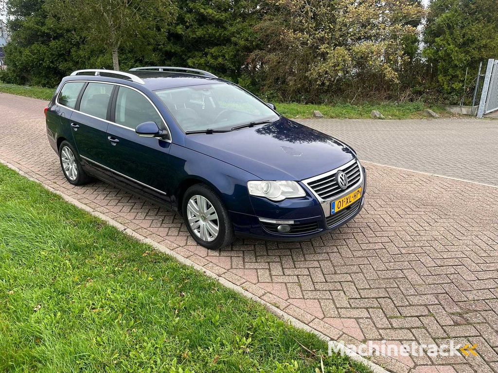 VolkswagenPassat Variant 2.0 FSI Highline Airco Cruise Navi Leder, 01-XL-HP