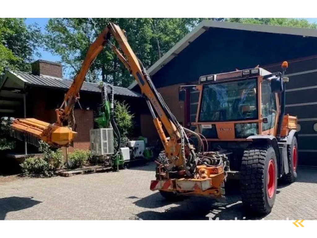 1998 Fendt Xylon 524 All-wheel drive agricultural tractor with Mulag FME 500 flail mower