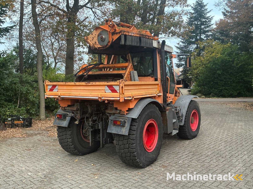 1998 Fendt Xylon 524 All-wheel drive agricultural tractor with Mulag FME 500 flail mower
