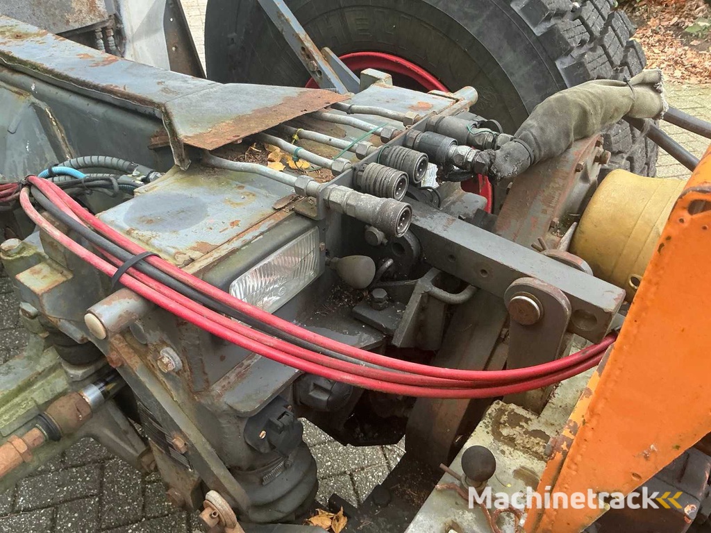 1998 Fendt Xylon 524 All-wheel drive agricultural tractor with Mulag FME 500 flail mower