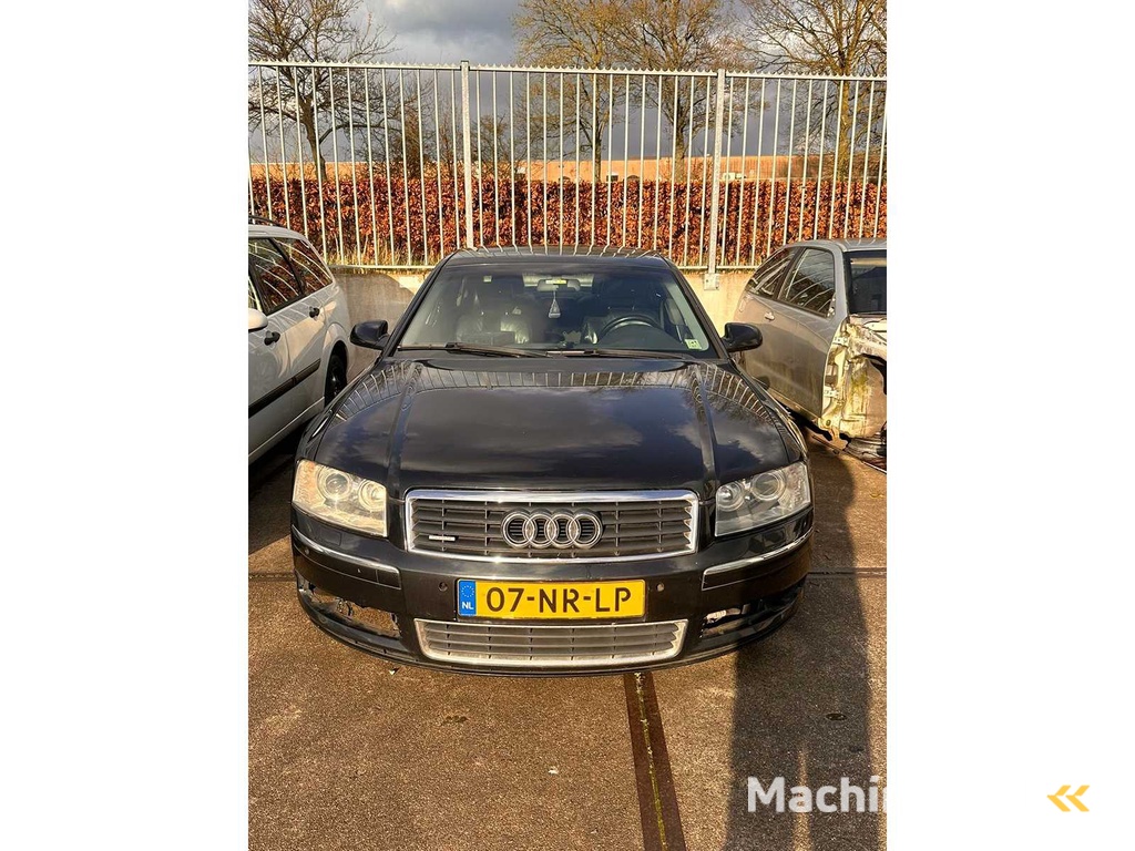 Audi - A8 - 3.7 quattro Pro Line - PKW