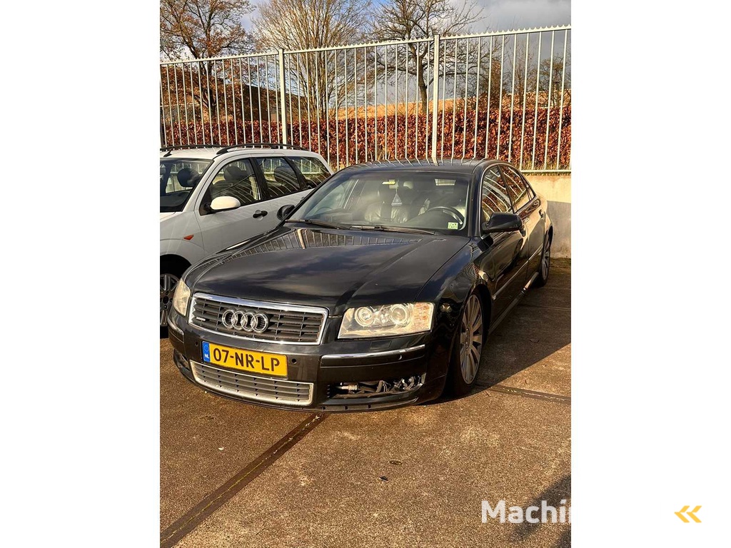 Audi - A8 - 3.7 quattro Pro Line - PKW