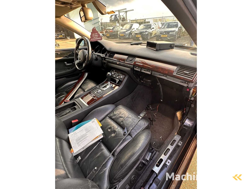 Audi - A8 - 3.7 quattro Pro Line - PKW