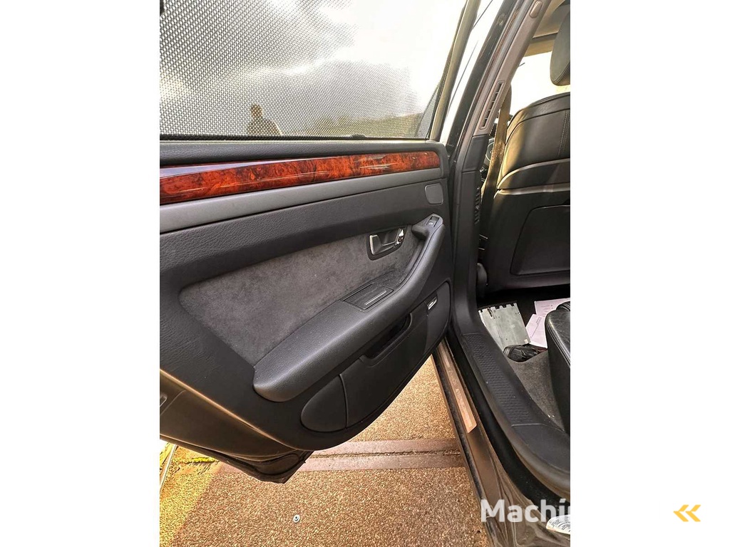 Audi - A8 - 3.7 quattro Pro Line - PKW