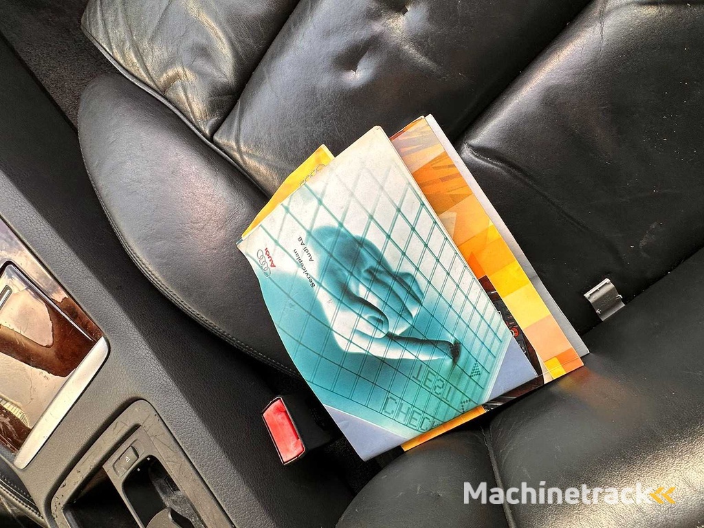 Audi - A8 - 3.7 quattro Pro Line - PKW