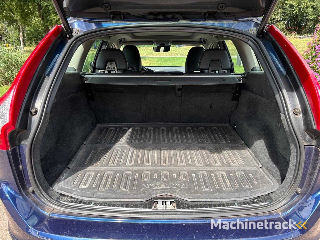 Volvo XC60 2.0 T5 FWD Ocean Race Automaat; GR-876-H