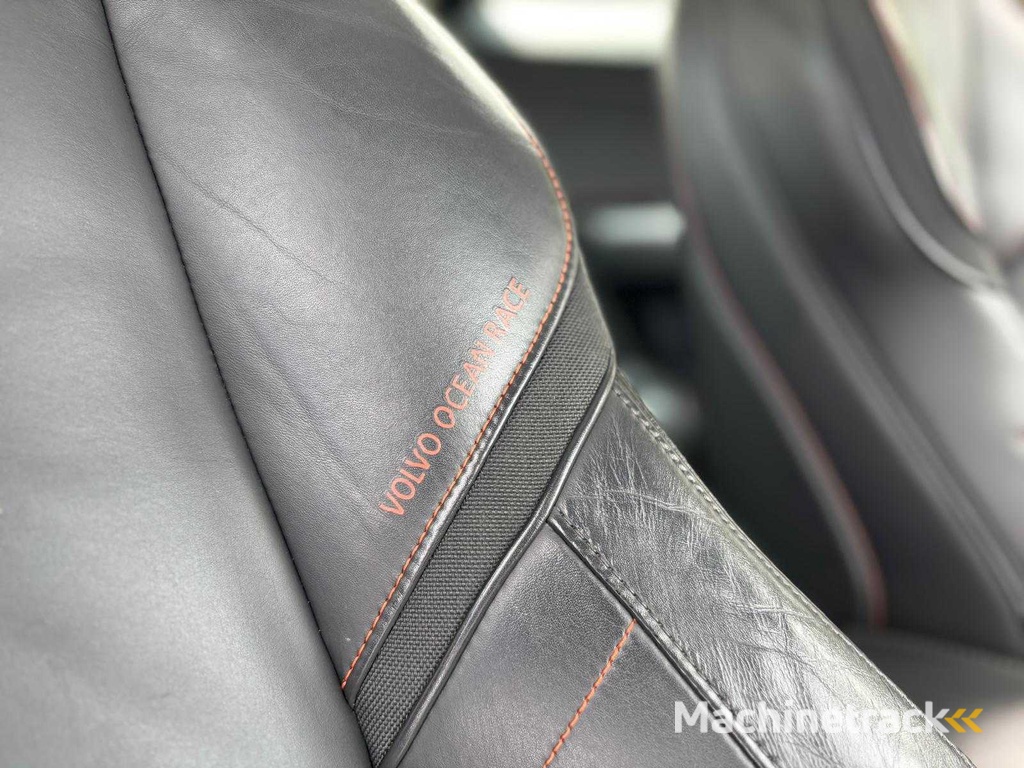 Volvo XC60 2.0 T5 FWD Ocean Race Automaat; GR-876-H