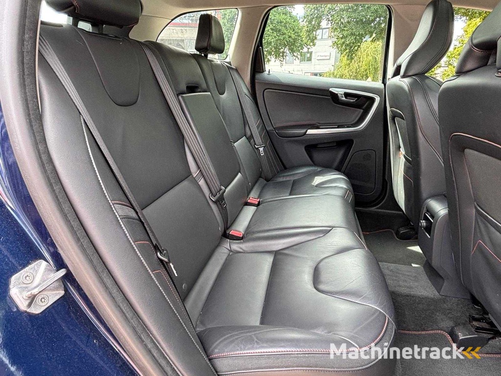 Volvo XC60 2.0 T5 FWD Ocean Race Automaat; GR-876-H