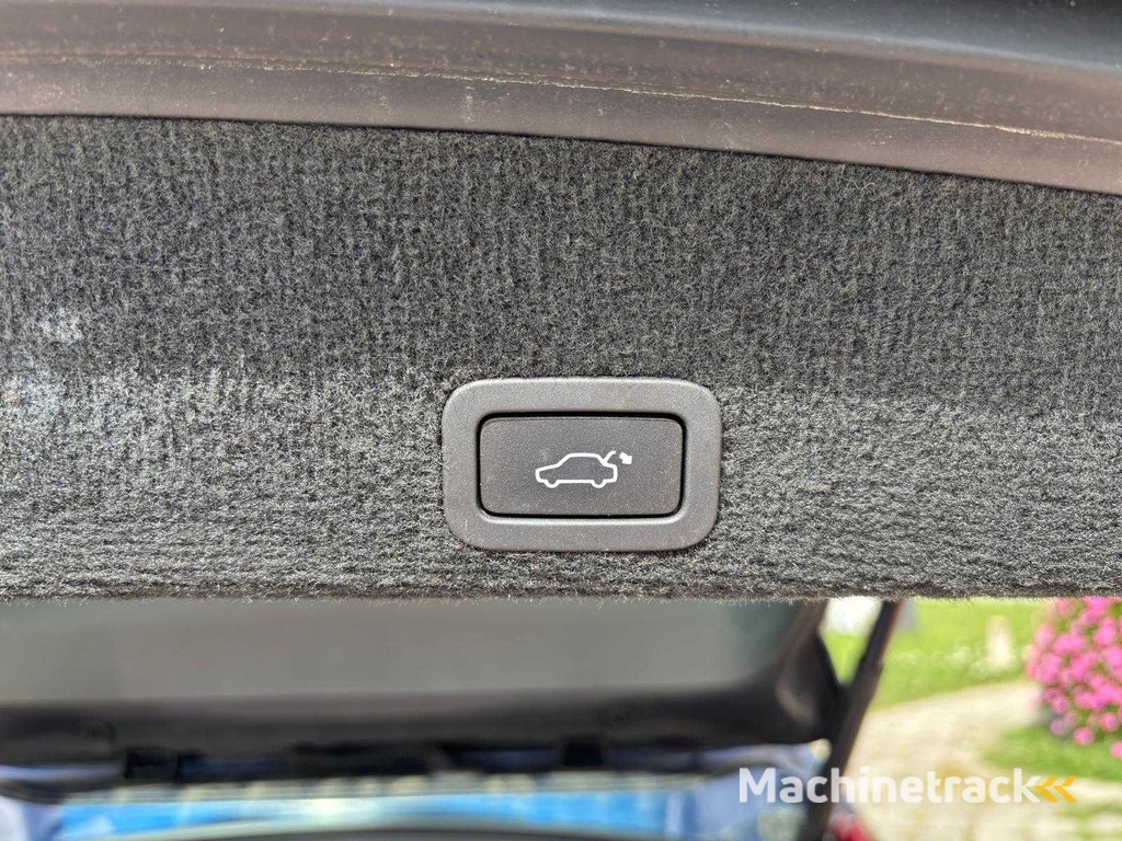 Volvo XC60 2.0 T5 FWD Ocean Race Automaat; GR-876-H