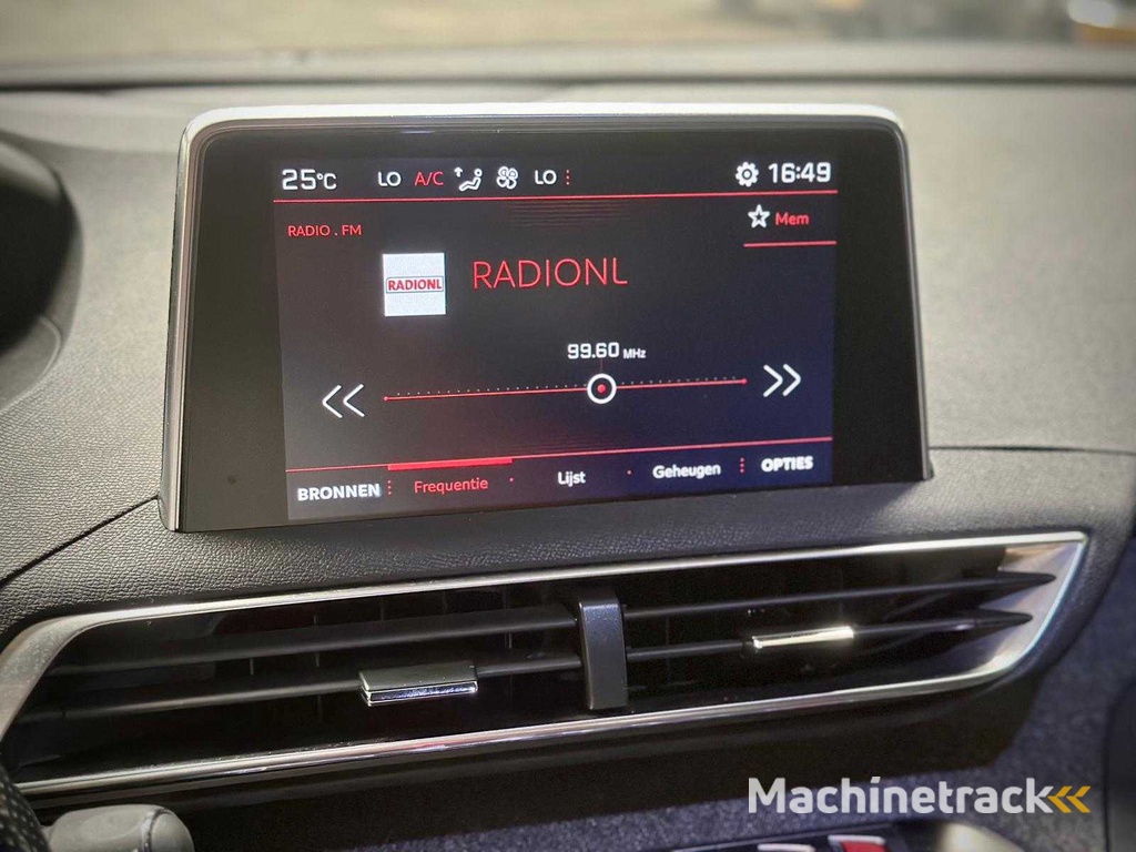 Peugeot 3008 1.2 PureTech GT Linie; SZ-795-K