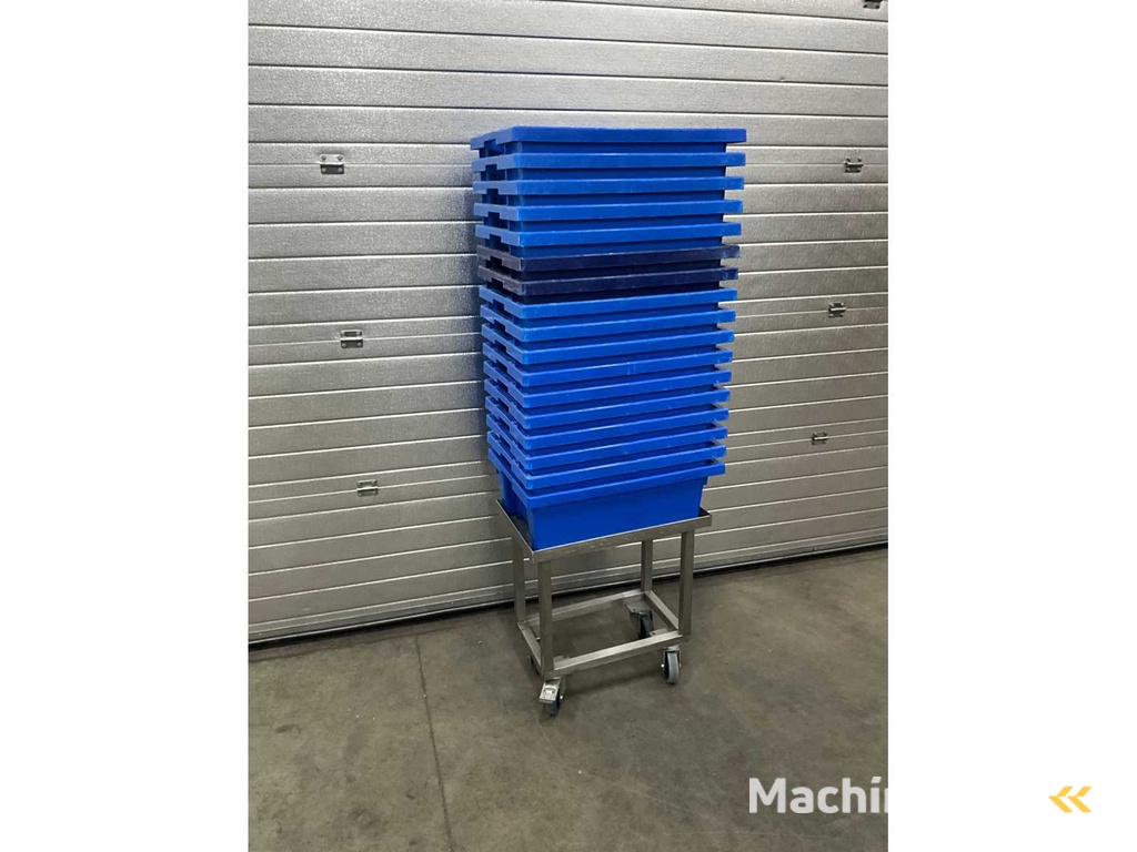 Psaplast Kunststoffbehälter auf Edelstahlboden (17x)