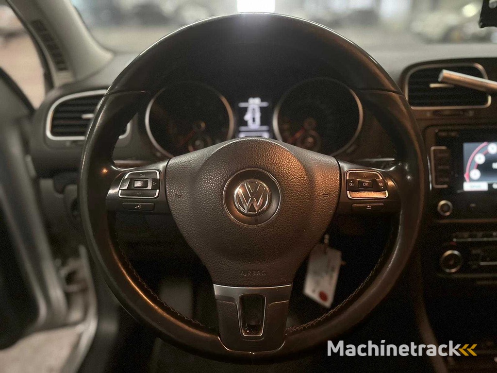 Volkswagen Golf 1.2 TSI Highline BlueMotion, NR-591-F