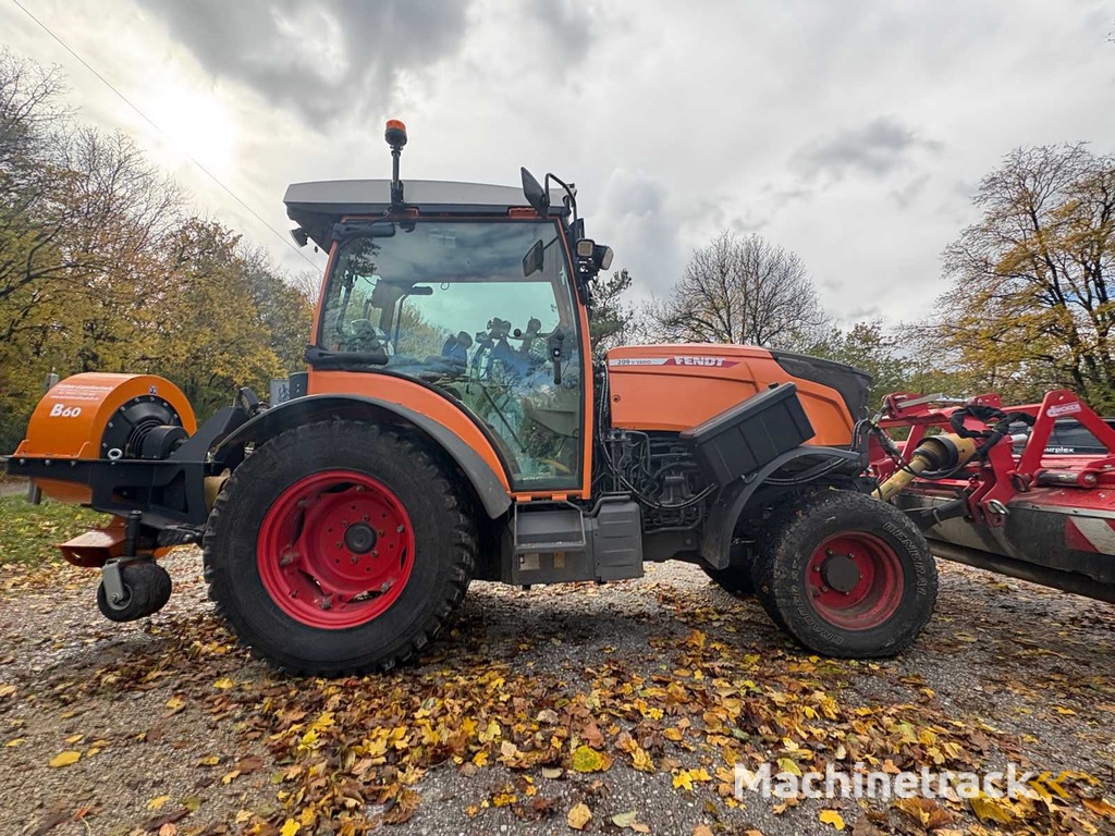 FENDT 209 V Vario Farm tractor with all-wheel drive
