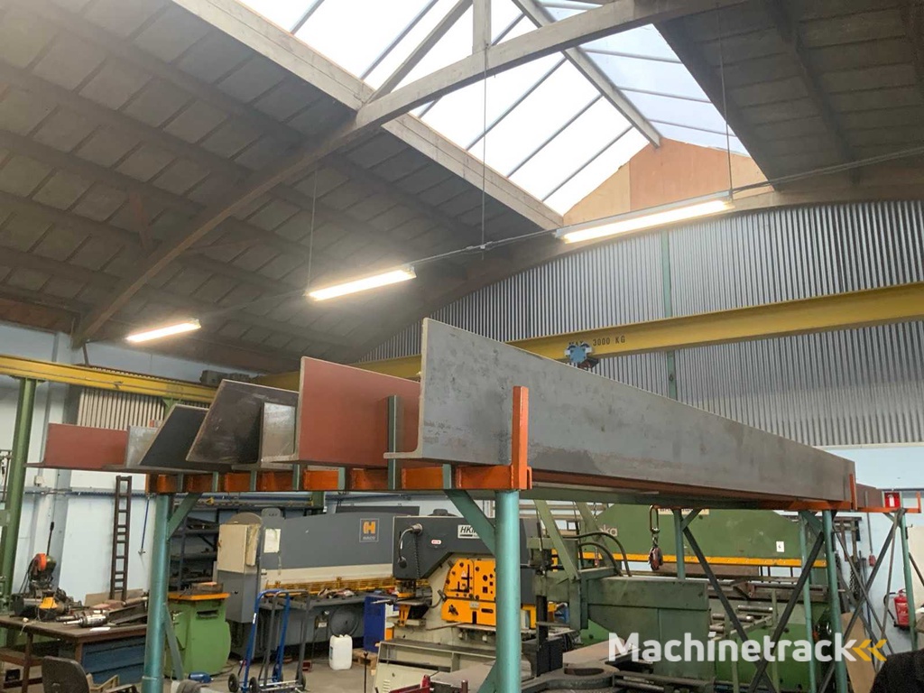 Personalmaterial in 2 Positionen