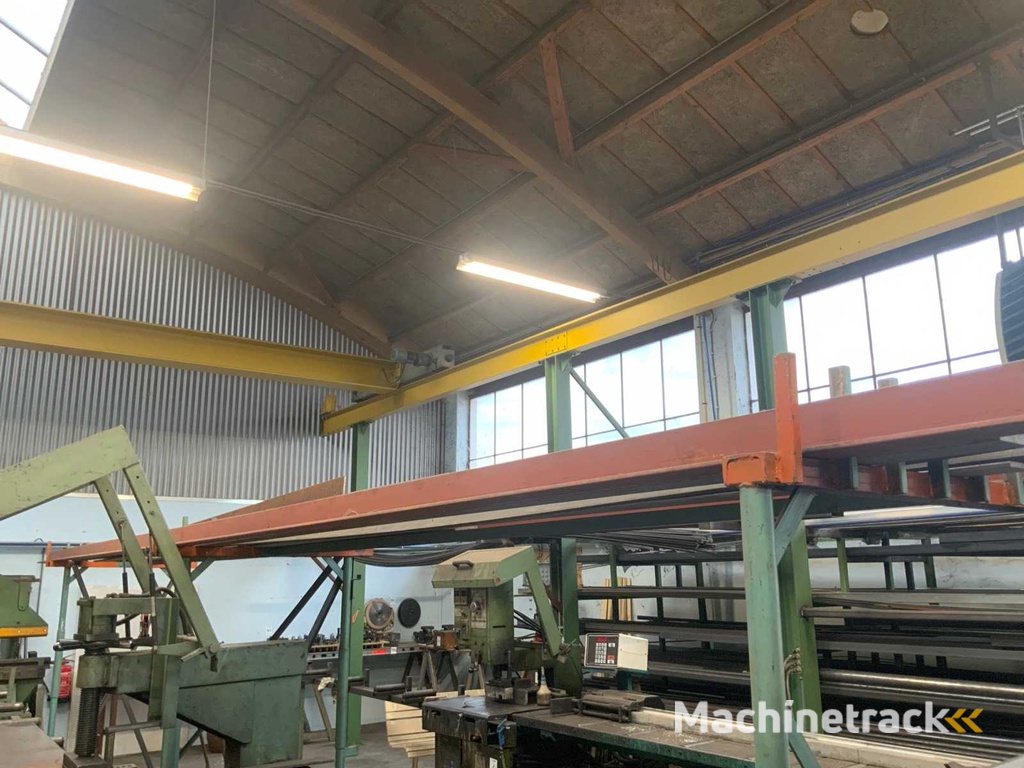 Personalmaterial in 2 Positionen